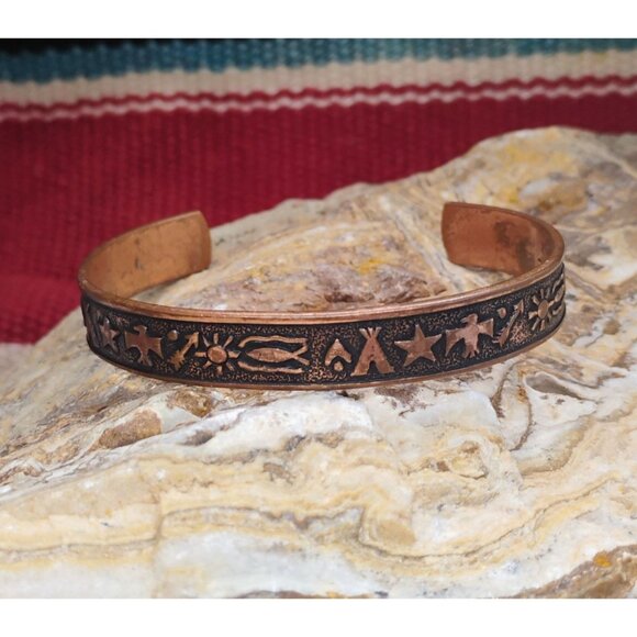 Vtg Native Made Solid Genuine Copper Cuff Bracelet Petroglyph Designs - Picture 1 of 10